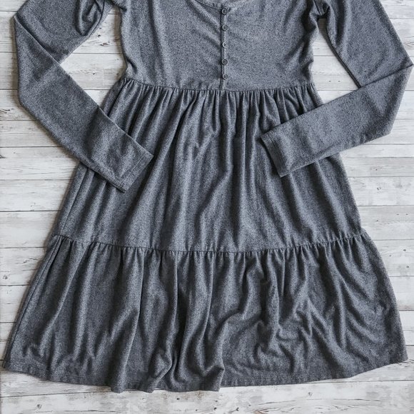 LIKE NEW Wild Fable Grey Long Sleeve Tiered Skirt Babydoll Dress - Picture 3 of 12